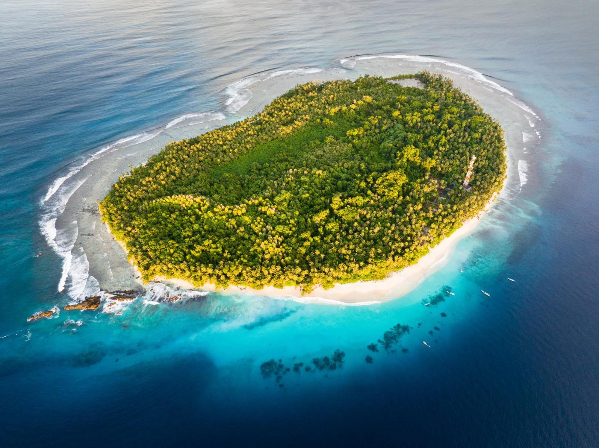 Pinang Island - Private Island Sea View Bungalows Singkil  ภายนอก รูปภาพ
