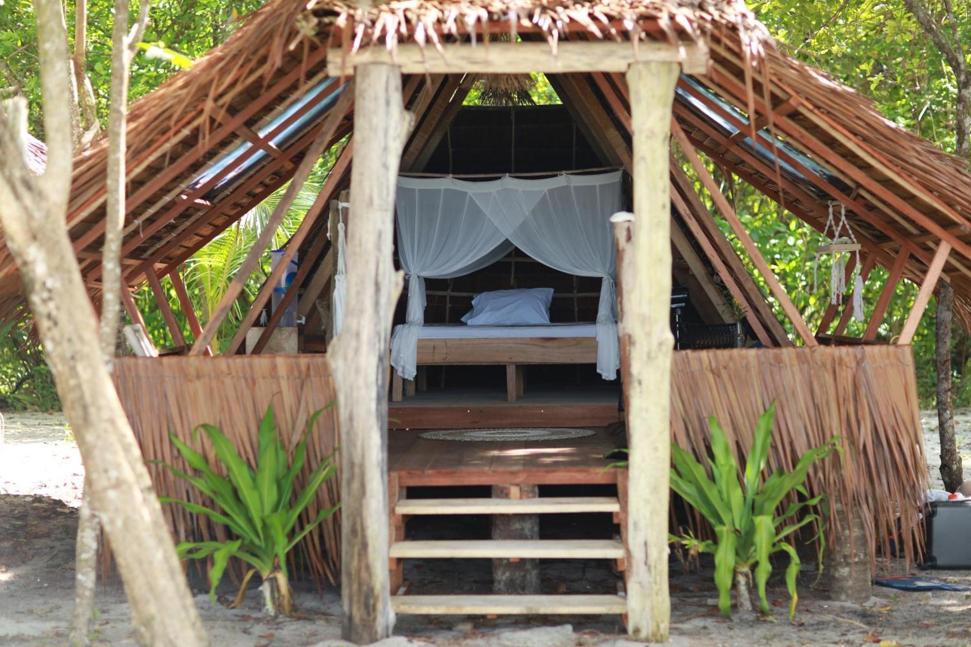 Pinang Island - Private Island Sea View Bungalows Singkil  ภายนอก รูปภาพ