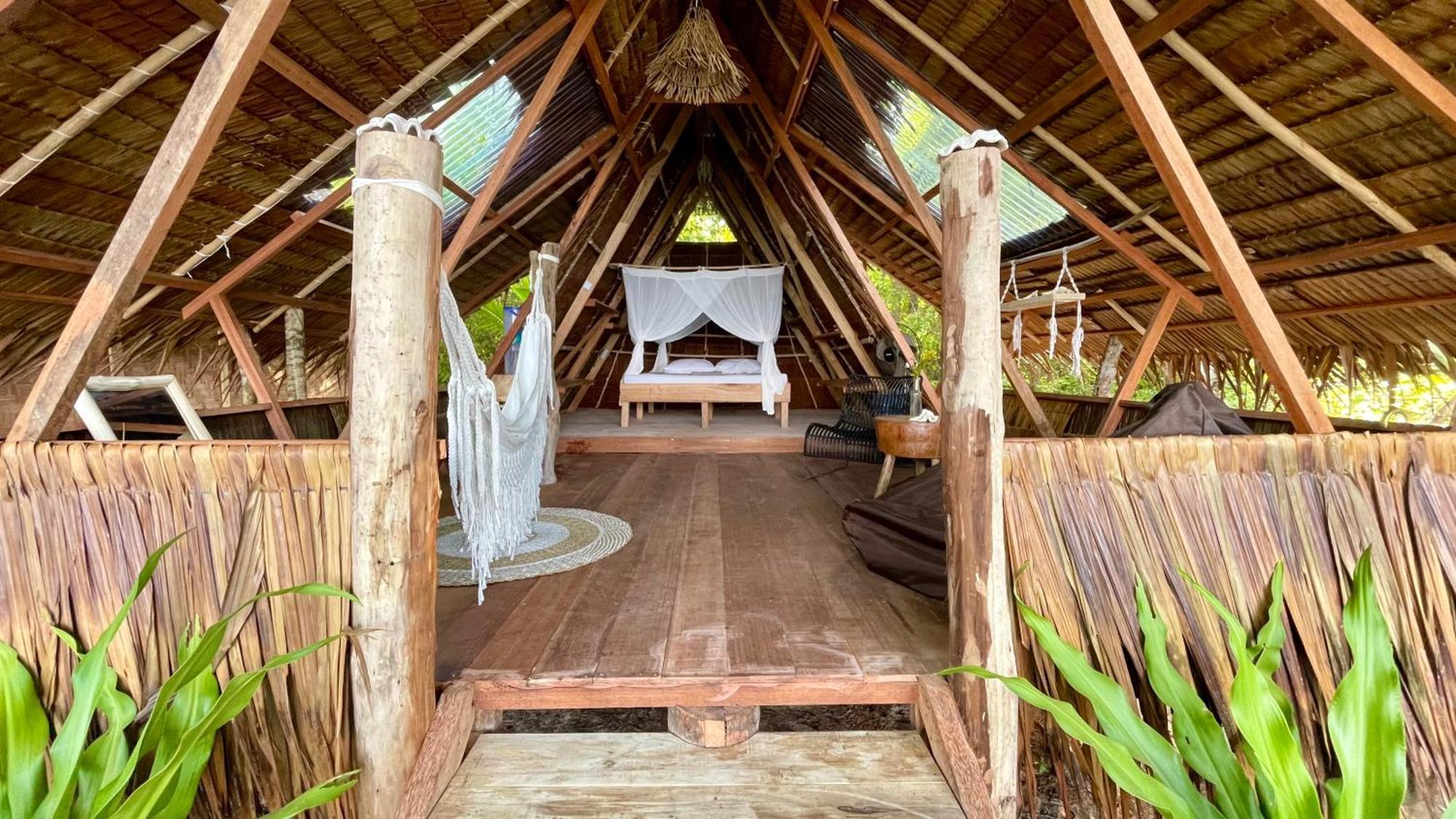 Pinang Island - Private Island Sea View Bungalows Singkil  ห้อง รูปภาพ