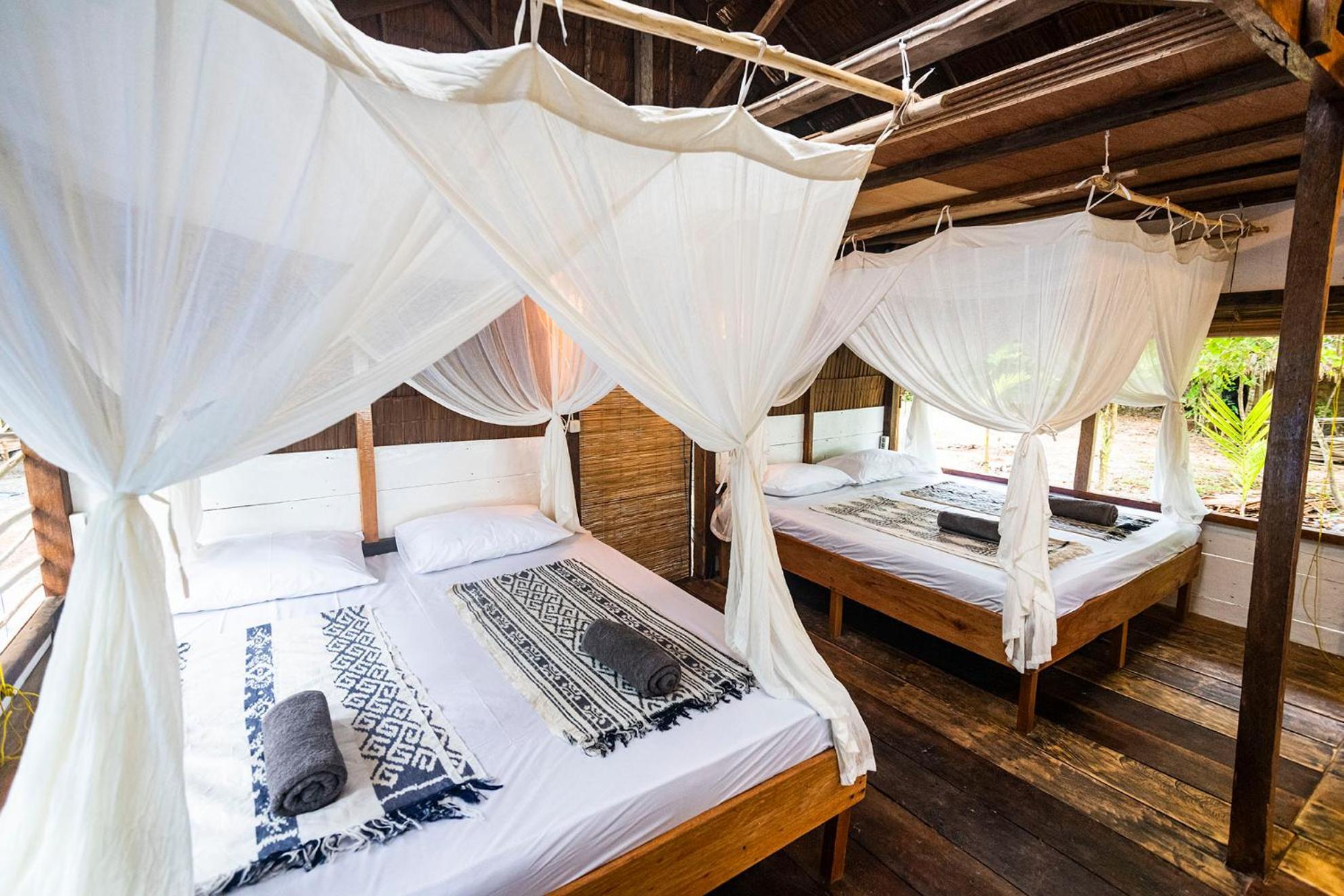 Pinang Island - Private Island Sea View Bungalows Singkil  ภายนอก รูปภาพ