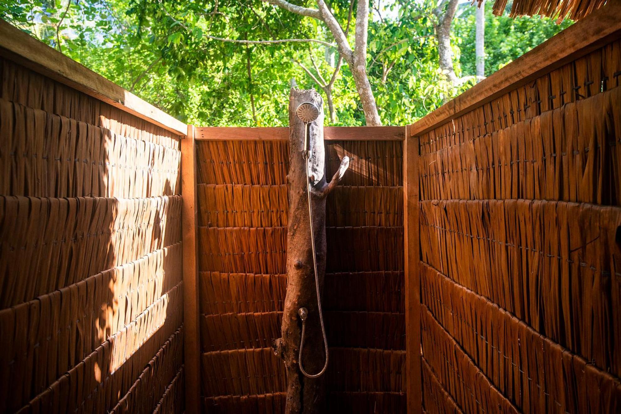 Pinang Island - Private Island Sea View Bungalows Singkil  ห้อง รูปภาพ